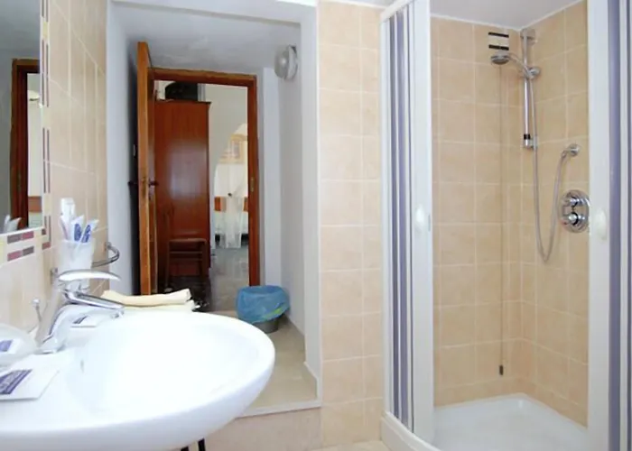 Al Castello 3* بيسْكيتْشّي